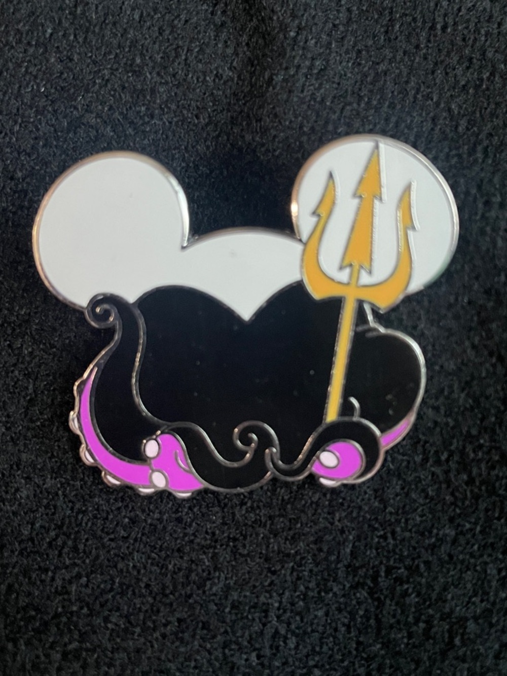 Disney Ursula Villians trading pin